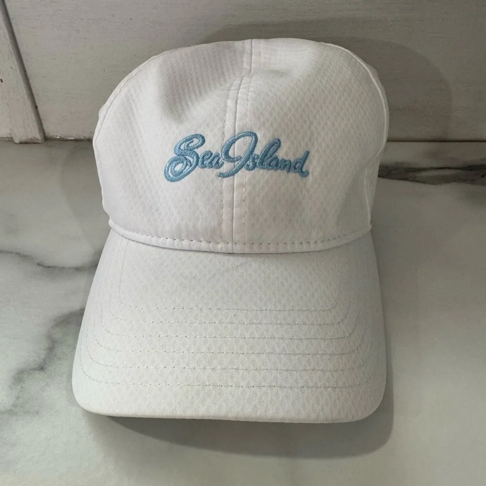 Sea Island Hat White Blue Women’s Golf Cap Under Armour‎ Adjustable Strap